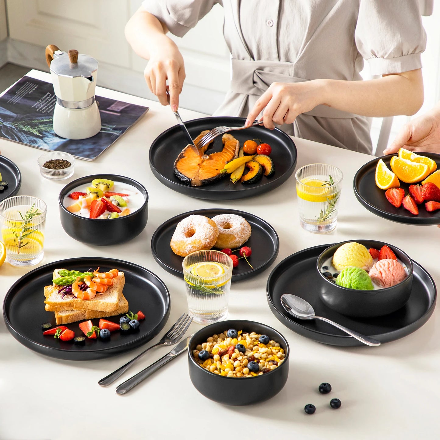 18/36 Piece Black Ceramic Plate Set